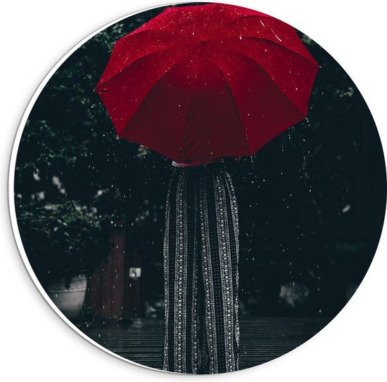 Forex Wandcirkel - Rode Paraplu in de Regen - 20x20cm Foto op Wandcirkel (met ophangsysteem)