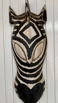 Balivie - Decoratief beeld of figuur - Zebra Masker - Lengte 50 cm - Hout - Geschilderd zwart en wit vlekkenpatroon - Uit Bali.