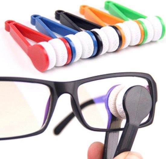 Brillenpoetser - Microvezel Brillendoekje sleutelhanger - brillenpoetsdoekje - bril reiniger - 2 stuks willekeurige kleur