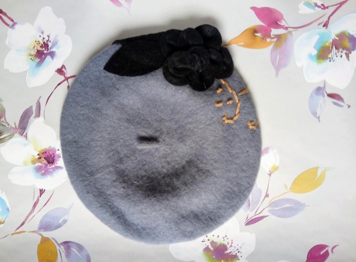 Le Sjalerie Baret Meisje Dames Blauw wol / zwart Met Bloem - ZIE OMSCHRIJVING!-