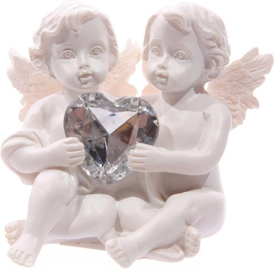 Beeldje van 2 zittende engeltjes- cherubijntjes met hartvormig edelsteentje