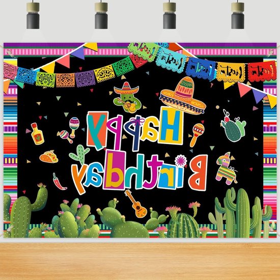 Gelukkige verjaardag fiesta achtergrond - Mexicaanse thema Cinco De Mayo feestdecoraties met kleurrijke banner en fotocabine rekwisieten