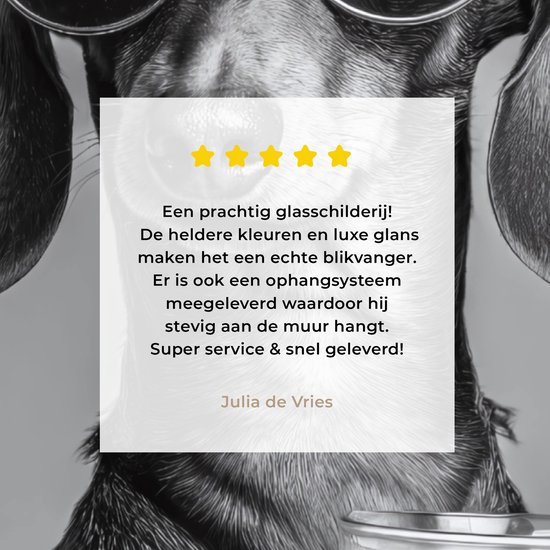 MuchoWow® Glasschilderij 60x80 cm - Schilderij acrylglas - Teckel - Bier - Glas - Bril - Foto op glas - Muurdecoratie woonkamer - Wanddecoratie slaapkamer - Schilderijen
