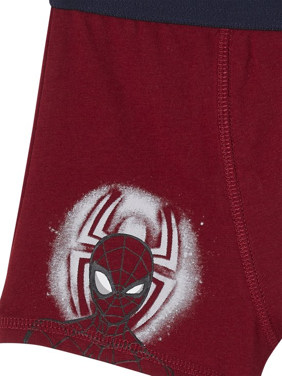 Detail van de rode Spiderman boxershort met Spiderman-logo.