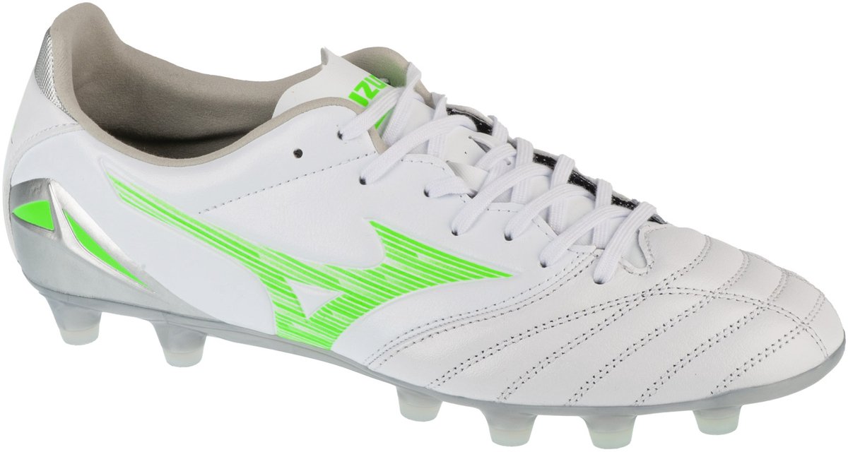 Mizuno Morelia Neo IV Pro voetbalschoen in wit met groene accenten, K-Leather, EU 41, ontworpen voor barefoot-gevoel.
