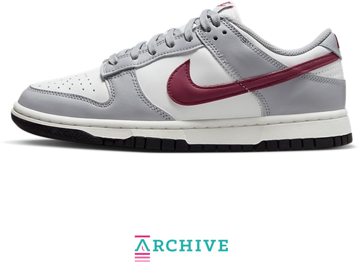 Nike Dunk Low ‘Pale Ivory Redwood’ . Wit