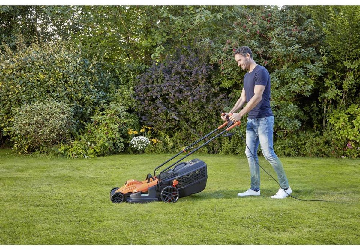 Afbeelding 2 van BLACK+DECKER BEMW471BH Grasmaaier - 38cm - 1600W - Fietsbeugel