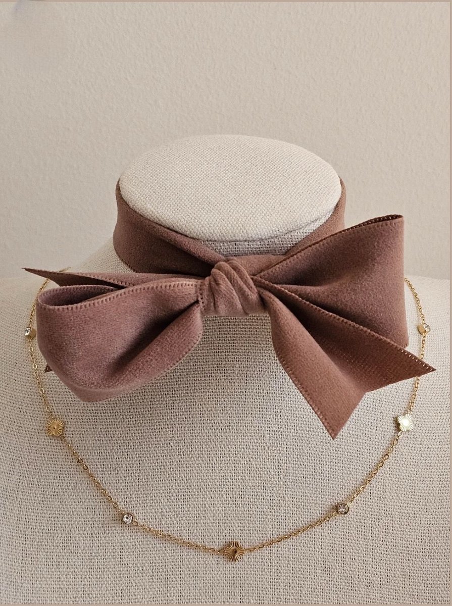 Cliste Couture - Emily Clover Necklace - Sieraden - Vrouwen Ketting - Goudkleurig - Ketting Dames - Ketting - Cadeau voor vrouwen