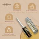 HG Aesthetics lip serum met applicator. Kenmerken: Niacinamide, botanische oliën, hyaluronzuur, honinginfusie. Met afbeeldingen van moleculen en honing.