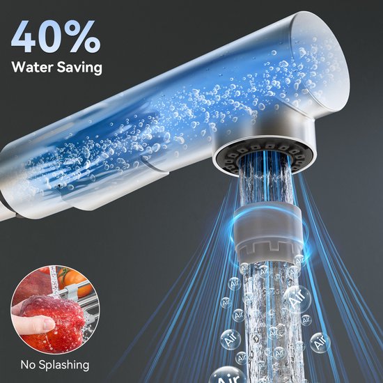 Keukenkraan met luchtbellen, 40% waterbesparing en sproeikop zonder spatten die een appel wast.
