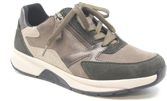 Bruine Gabor sneaker met veters, rits en contrasterende panelen.