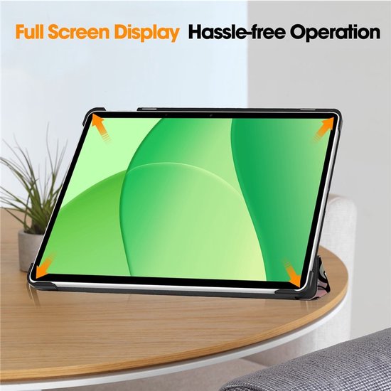 Tablet met een groen scherm in een hoes met gedetailleerde hoeken.