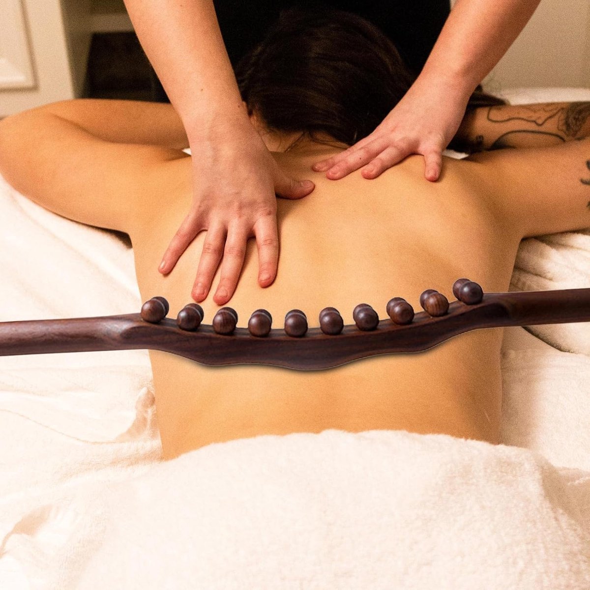 RugMassage - Massage Apparaat - Rug/Nek/Schouder/Buik/Taille/Armen/Benen - Massage Stok Hout - Houten Massage Stok - Massage Stok Hout XL - 20 Massage Ballen - Gua Sha Massage Tool - 1 Stuk - Bruin Hout - Gua Sha Massage Stick thumbnail 3