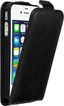 Cadorabo Hoesje geschikt voor Apple iPhone 4 / 4S in ZWARTE NACHT - Beschermhoes in flip design Case Cover met magnetische sluiting