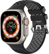 Strap-it Sportbandje met gesp - Geschikt voor Apple Watch bandje - Series 1/2/3/4/5/6/7/8/9/SE/Ultra (2) - Zwart/Grijs - Siliconen bandje voor sport - Loop iWatch bandje maat: 42 mm 44 mm 45 mm 49 mm