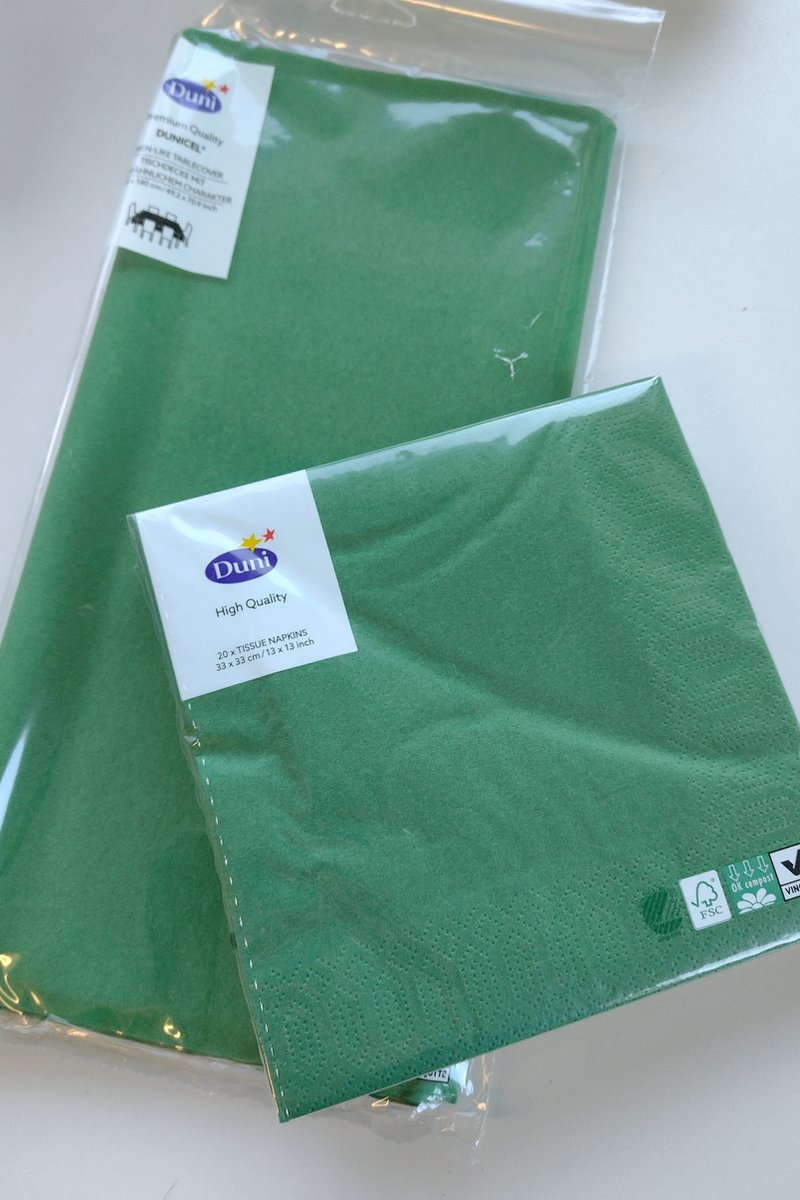 Duni DARK GREEN premium quality tafellaken en servetten 21 delig
