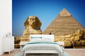 Behang - Fotobehang Grote sfinx van Gizeh en de piramide van Chefren - Breedte 525 cm x hoogte 350 cm