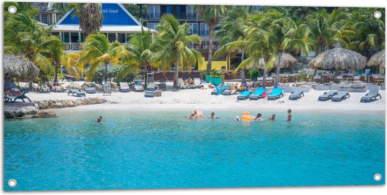 WallClassics - Tuinposter – Toeristische Baai met Helder Water - 100x50 cm Foto op Tuinposter (wanddecoratie voor buiten en binnen)