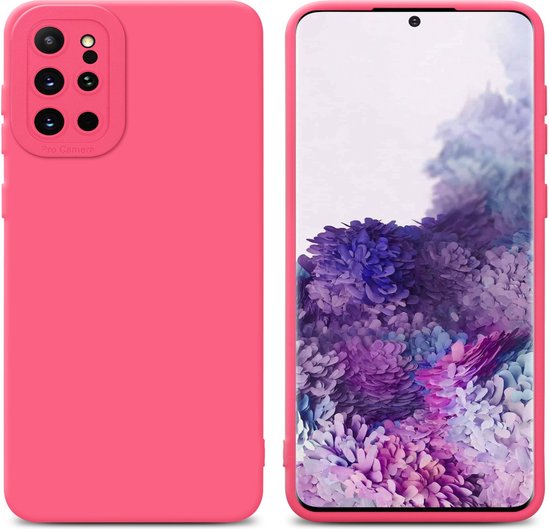 Coque de téléphone rose avec découpes pour objectif de caméra et coque de téléphone assortie.