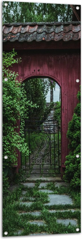 Tuinposter – Rode Poort Doorgang - 50x150 cm Foto op Tuinposter (wanddecoratie voor buiten en binnen)