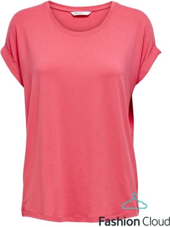 Coralroze t-shirt met omgerolde korte mouwen.