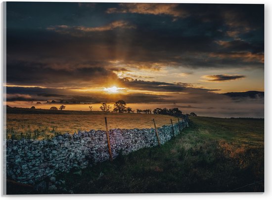 Acrylglas - Groen Landschap onder Zonsondergang - 40x30 cm Foto op Acrylglas (Met Ophangsysteem)