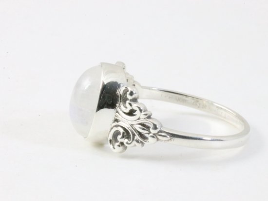 Bague en argent finement travaillée avec pierre de lune arc-en-ciel - taille 15,5