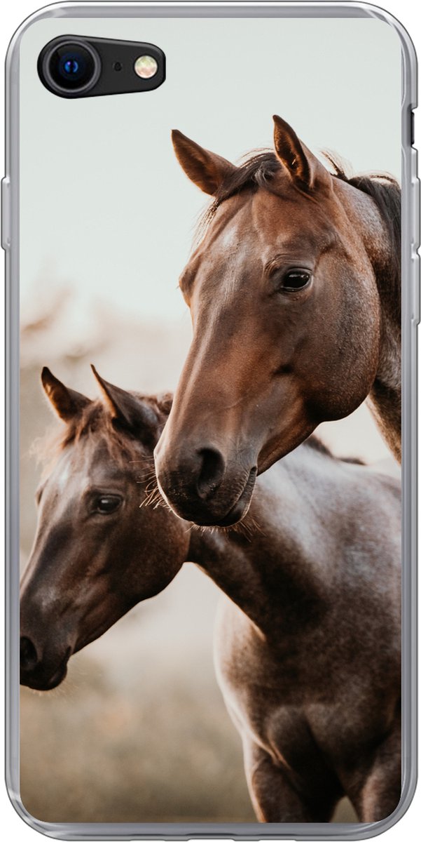 Telefoonhoesje Geschikt voor iPhone SE 2020 hoesje - Paarden - Natuur - Bruin - Siliconen Telefoonhoesje Telefoonhoesje