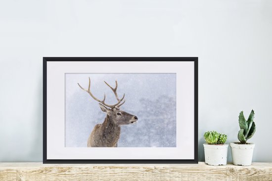 Photo en cadre - Cerf en cadre photo hiver noir avec passe-partout blanc 40x60 60x40 cm - Affiche sous cadre (Décoration murale salon / chambre)