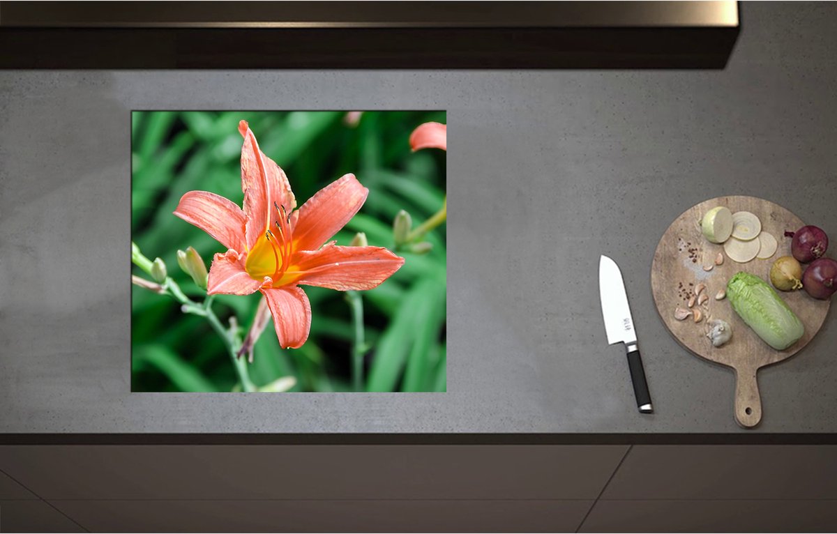 Inductieplaat Beschermer - Bloemenveld van Oranje Lelies - 57x51 cm - 2 mm Dik - Inductie Beschermer - Bescherming Inductiekookplaat - Kookplaat Beschermer van Wit Vinyl