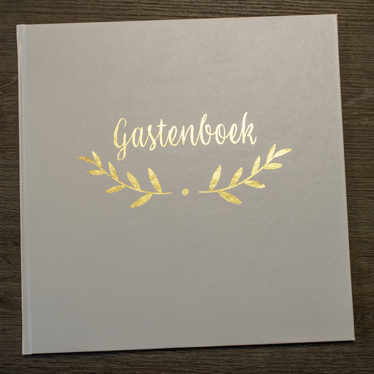 XXL Gastenboek bruiloft met invulvragen - Hardcover - Luxe 30 x 30 cm hardcover met wit kunstlederen omslag met gouden bedrukking - Gastenboek huwelijk - Gastenboek invulboek