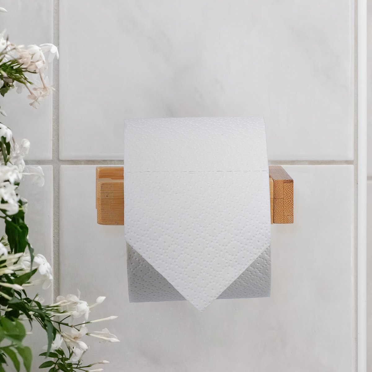HZBODA Toiletrolhouder Zonder Boren Wit Bamboe Toiletpapierhouder Plakwand Toiletrolhouder Zelfklevende Wandmontage WC Rolhouder