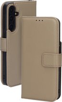 Mobiparts hoesje geschikt voor Samsung Galaxy A35 5G - Wallet 2-in-1 Boekhoesje - MagSafe - Echt Leder - Uitneembare Case - Sterke Magneet Sluiting - Contactloos betalen - Beige