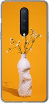 Geschikt voor OnePlus 8 hoesje - Fles - Boeket - Geel - Siliconen Telefoonhoesje