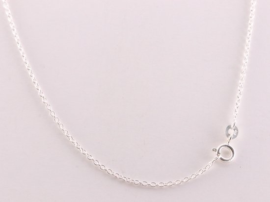 Bewerkte druppelvormige zilveren hanger met amethist aan ketting