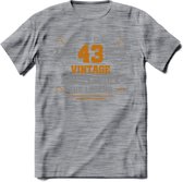 43 Jaar Legend T-Shirt | Goud - Zilver | Grappig Verjaardag Cadeau | Dames - Heren | - Donker Grijs - Gemaleerd - S