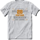 28 Jaar Legend T-Shirt | Goud - Zilver | Grappig Verjaardag Cadeau | Dames - Heren | - Licht Grijs - Gemaleerd - 3XL