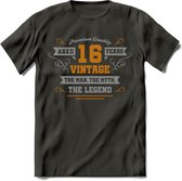 16 Jaar Legend T-Shirt | Goud - Zilver | Grappig Verjaardag Cadeau | Dames - Heren | - Donker Grijs - L