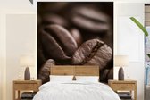 Behang - Fotobehang Close up van koffiebonen en de donkerbruine kleur - Breedte 205 cm x hoogte 280 cm