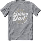 Fishing Dad - Vissen T-Shirt | Geel | Grappig Verjaardag Vis Hobby Cadeau Shirt | Dames - Heren - Unisex | Tshirt Hengelsport Kleding Kado - Donker Grijs - Gemaleerd - XL