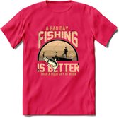 A Bad Day Fishing - Vissen T-Shirt | Beige | Grappig Verjaardag Vis Hobby Cadeau Shirt | Dames - Heren - Unisex | Tshirt Hengelsport Kleding Kado - Roze - XL