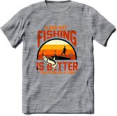 A Bad Day Fishing - Vissen T-Shirt | Grappig Verjaardag Vis Hobby Cadeau Shirt | Dames - Heren - Unisex | Tshirt Hengelsport Kleding Kado - Donker Grijs - Gemaleerd - XL