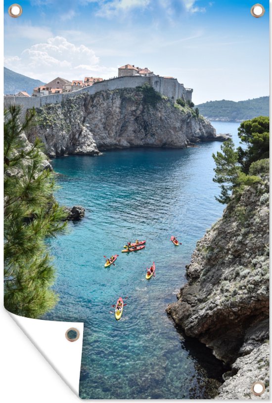 Tuinposters buiten Kustlijn van Dubrovnik met kajakken in het water, Kroatië - 60x90 cm - Tuindoek - Buitenposter