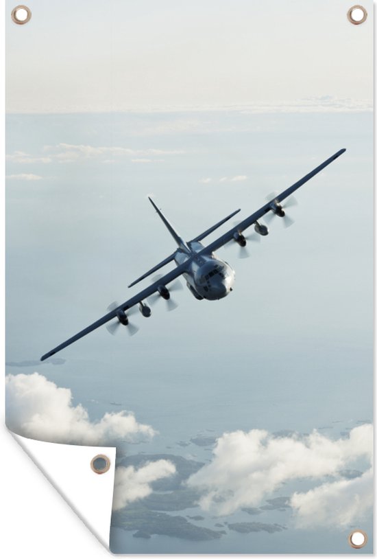 Hercules C-130 transportvliegtuig hoog in de lucht