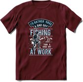 A bad Day Fishing - Vissen T-Shirt | Blauw | Grappig Verjaardag Vis Hobby Cadeau Shirt | Dames - Heren - Unisex | Tshirt Hengelsport Kleding Kado - Burgundy - XXL