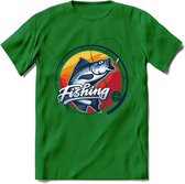 Fishing - Vissen T-Shirt | Grappig Verjaardag Vis Hobby Cadeau Shirt | Dames - Heren - Unisex | Tshirt Hengelsport Kleding Kado - Donker Groen - M