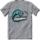 Fishing - Vissen T-Shirt | Grappig Verjaardag Vis Hobby Cadeau Shirt | Dames - Heren - Unisex | Tshirt Hengelsport Kleding Kado - Donker Grijs - Gemaleerd - XXL