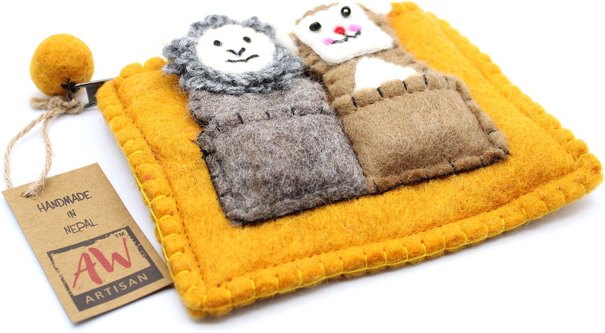 Vilten Etui met Vingerpoppetjes - Handgemaakt in Nepal - Beer & Schaap - 16cm x 11,5cm