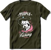 Cool People Do Fishing - Vissen T-Shirt | Roze | Grappig Verjaardag Vis Hobby Cadeau Shirt | Dames - Heren - Unisex | Tshirt Hengelsport Kleding Kado - Leger Groen - S