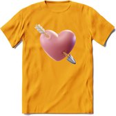 Valentijn Hart met pijl T-Shirt | Grappig Valentijnsdag Cadeautje voor Hem en Haar | Dames - Heren - Unisex | Kleding Cadeau | - Geel - XL